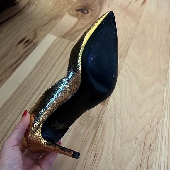 Banana Republic Gold Heels size 9.5 M, lightly worn. - Picture 5 of 7